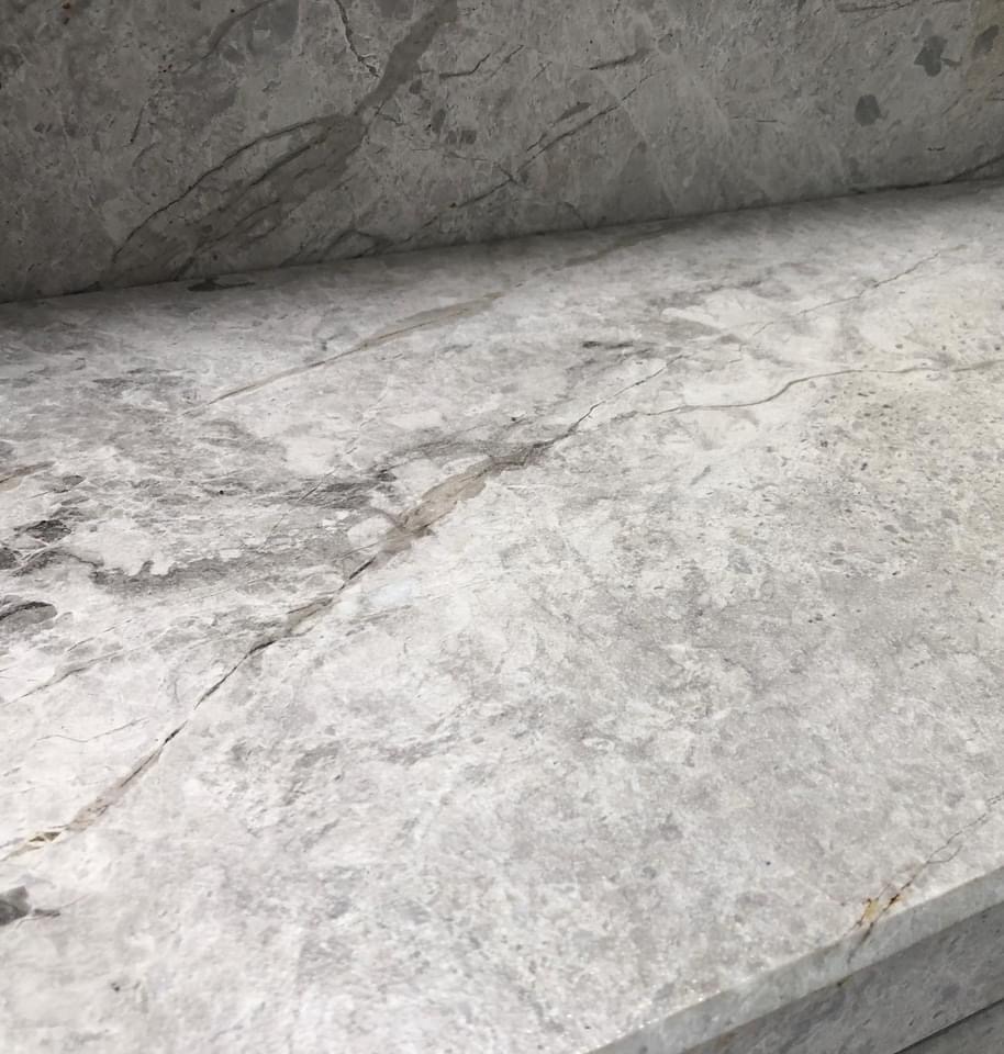 antidérapant invisible pour sol en marbre